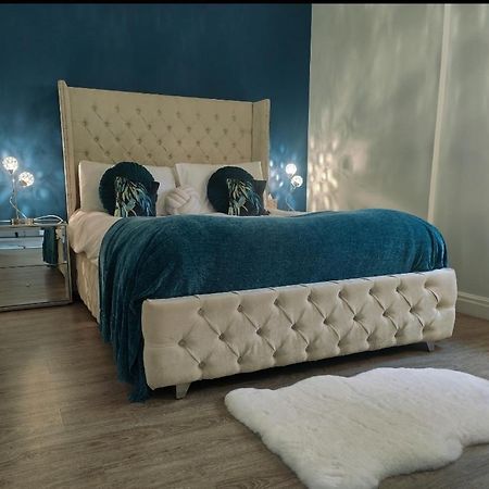 Chester City Apartments - With Free Parking Buitenkant foto